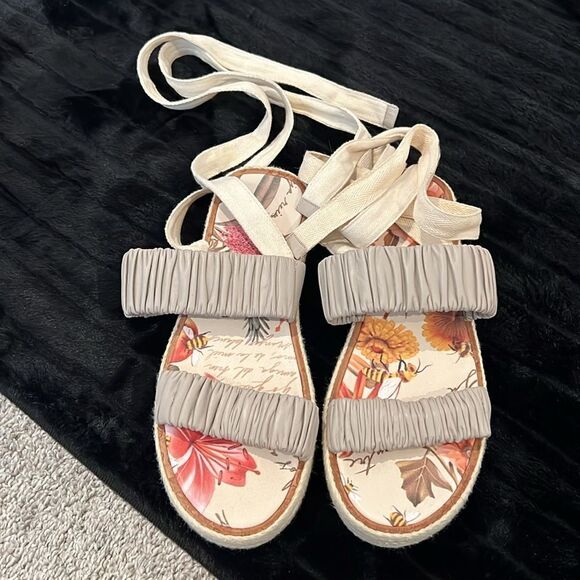 Women’s Goddess Sandals - Picture 2 of 7